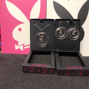 Playboy  - Smycken från Playboy. Halsband 250kr och örhängen 150kr och frakt. Ändats halsband kvar!!!!!!Följ instagram -Laborooo