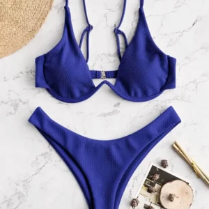  Bikini ifrån zaful  - Superfin bikini ifrån zaful, oanvänd då jag inte kunde ha toppen😭 130kr eller högsta bud, avslutas på onsdag. Frakt tillkommer. 