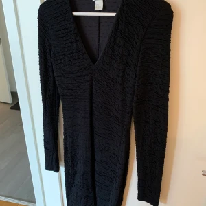 H&m klänning  - H&M klänning i storlek S. Köparen står för frakten. 
