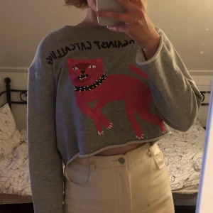 Tröja från Zara Larssons kollektion - Tröja från zara Larssons H&M-kollektion. Frakt tillkommer eller möts upp i Uppsala!💓