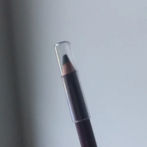 Ny bodyshop eyeliner - Nypris är över 100kr och nu säljs denna lila nya smokey eyelinern för 55kr inkluderad frakt!
