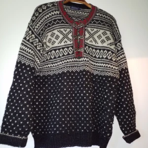 Lusekofta - Superfin norsk lusekofta i storlek S men är ganska stor och mysig 
