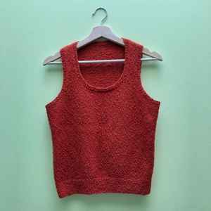 Orange väst - Jättefin orange stickad väst!