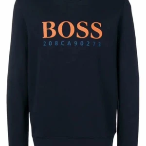 Hugo Boss Sweatshirt - Som ny knappt använd för att den är förstor. Nypris 1200