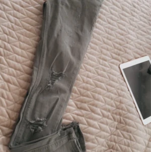 Jeans från Pull&bear - Jeans från Pull&Bear som är använda 1-2 gånger.