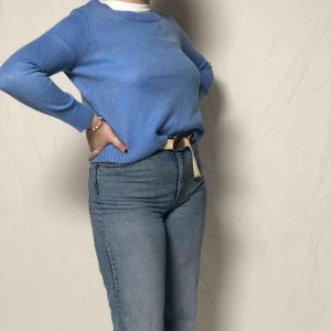  - Skön och fin lite tjockare tröja! Möts upp i Malmö annars står köparen för frakt. Fraktpris: 70kr