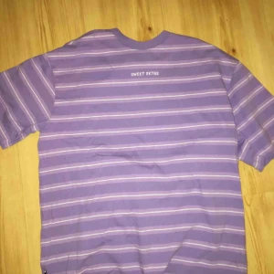  - Köpt på Hollywood, bra skick! Säljer för att tappat ”intresse”. Hör av dig på Plick eller Instagram (stenlundlova) Vid intresse! 130kr + frakt