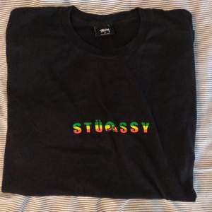 Stussy tee Medium  Mötas upp i Norrköping eller köparen står för frakten 