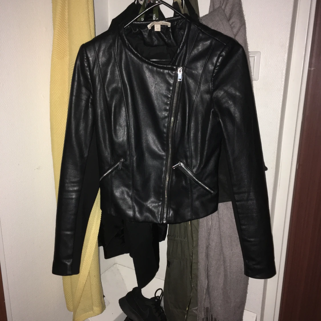 Grön jacka från bikbok skinnjacka st 36 - 90