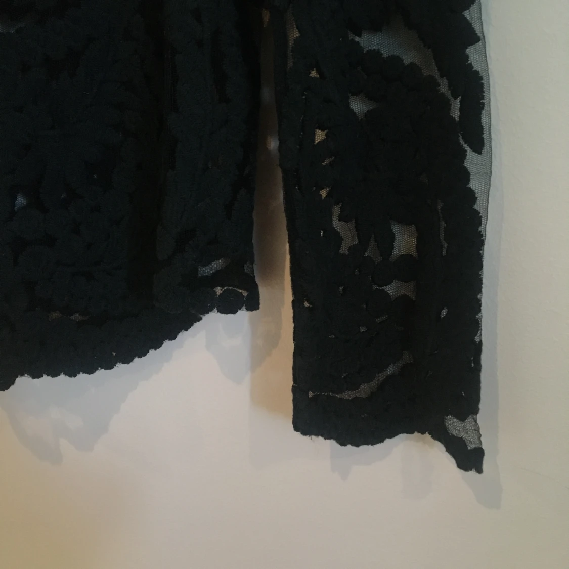 Transparent broderad svart topp - 91