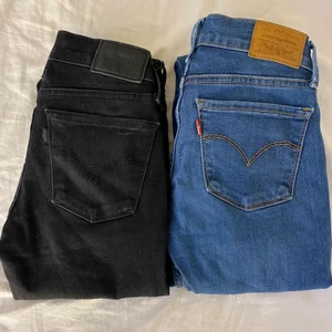 Levis jeans!! - 🦋 Svarta jeans storlek 24.                                                       🦋 Blå jeans storlek 24.                                                             Säljes för dom blivit försmå. 200 kr styck!! Frakt tillkommer 