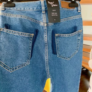 High Waist mom jeans  - Från bikbok, storlek S. Aldrig använda pga att de är för små för mig. Lapp kvar! 