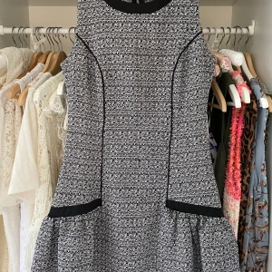 Lipsy London  - Grå/svart Lipsy London i bra skick