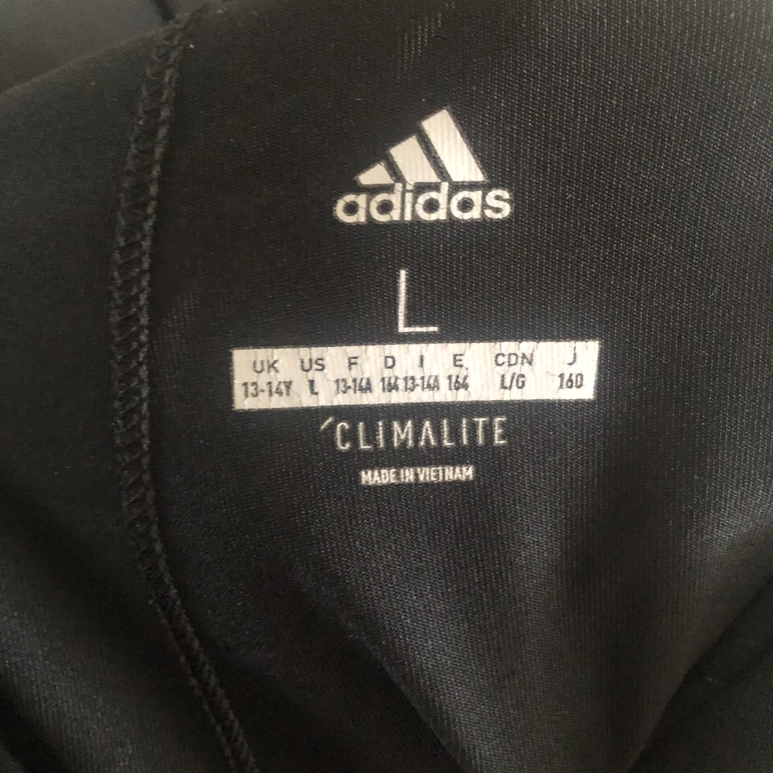 Adidas träningsbyxor stl L - 91