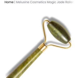 Face roller ✨ - Helt oanvänd face roller från Mélusine Paris i färgen ni ser på bilden💫🌸 Priset kan diskuteras. 