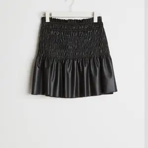 Jätte söt kjol från Gina tricot som jag säljer då den inte kommer till användning