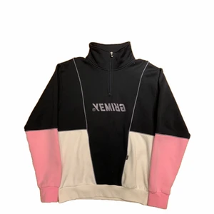 Hoodie  - En helt ny grimey Hoodie passar true to size 