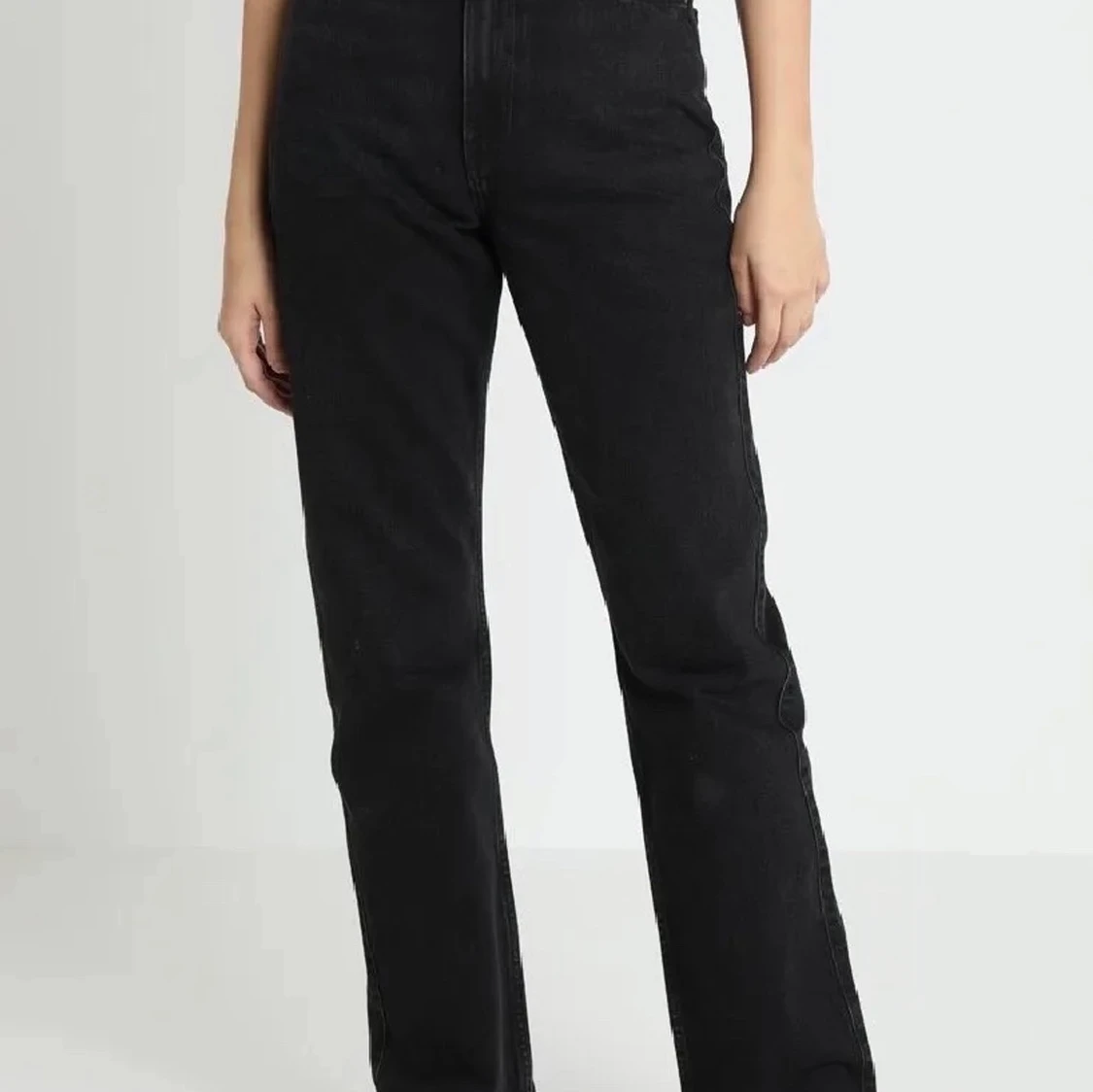 Weekday rowe svarta raka jeans