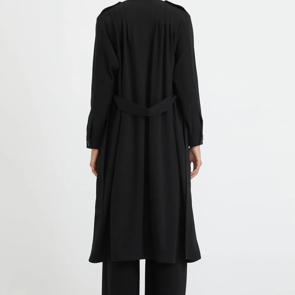Rodebjer Odessa coat in black, size XS. Used but still very good condition. Price new 2800 Kr. https://www.aplace.com/en/women/clothing/coats-jackets/rodebjer-odessa?country=se&gclid=EAIaIQobChMI9tzv59ug7gIVB0eRBR0QqQovEAQYASABEgL_fPD_BwE. Jackor.