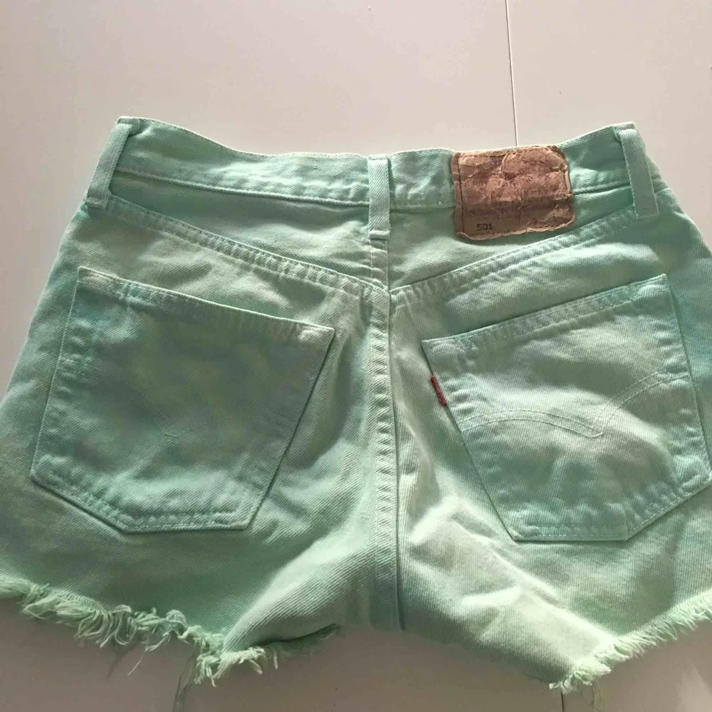 Vintage Levis shorts som passar storlek XS  Möts helst upp. Shorts.