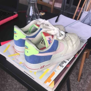  - Nike air force low sneakers i bra skick 