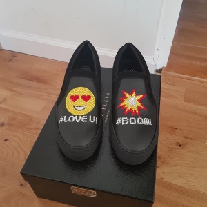  - Skor från Philipp Plein. Splitternya i original förpackning. 