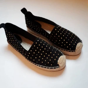  - Jättesnygga skor från &Other Stories. Helt oanvända och skitsnygga! Säljer pga att de tyvärr var för små.  ❗Pris kan diskuteras❗