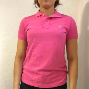  - Rosa Ralphlaurenpolo. Frakt ingår! 