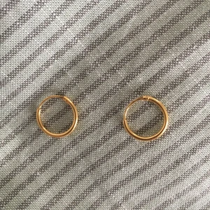 Guldringar  - Perfekta små guldringar från glitter.