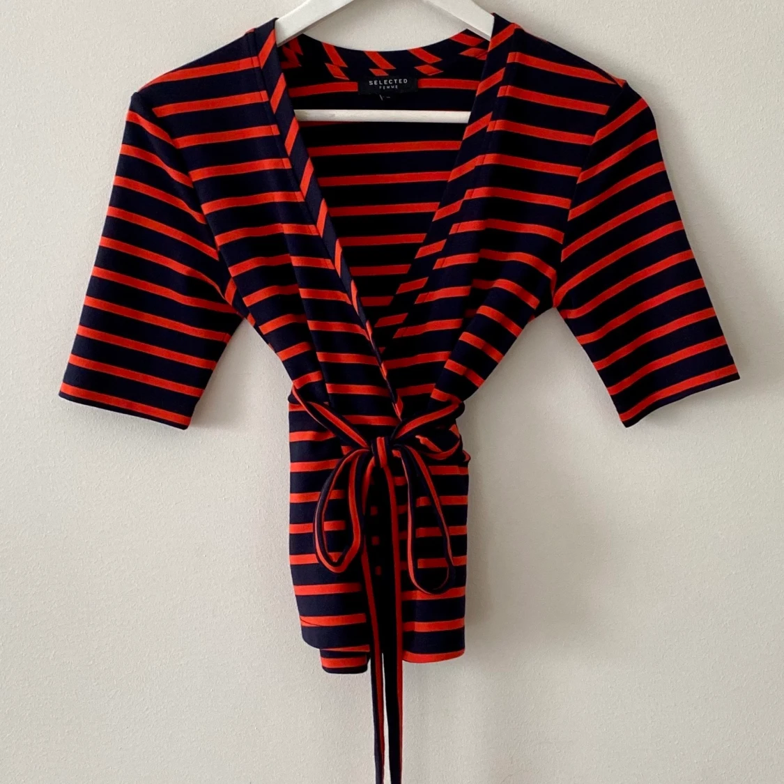 Randig wraptopp - 90