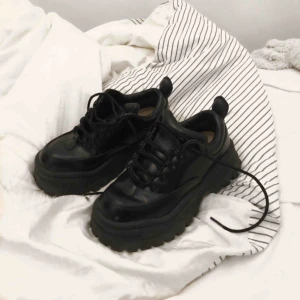  - Säljer mina favoritskor genom tiderna!! Dem är 36.5 men passar även stl 37💕 inga skråmor!   