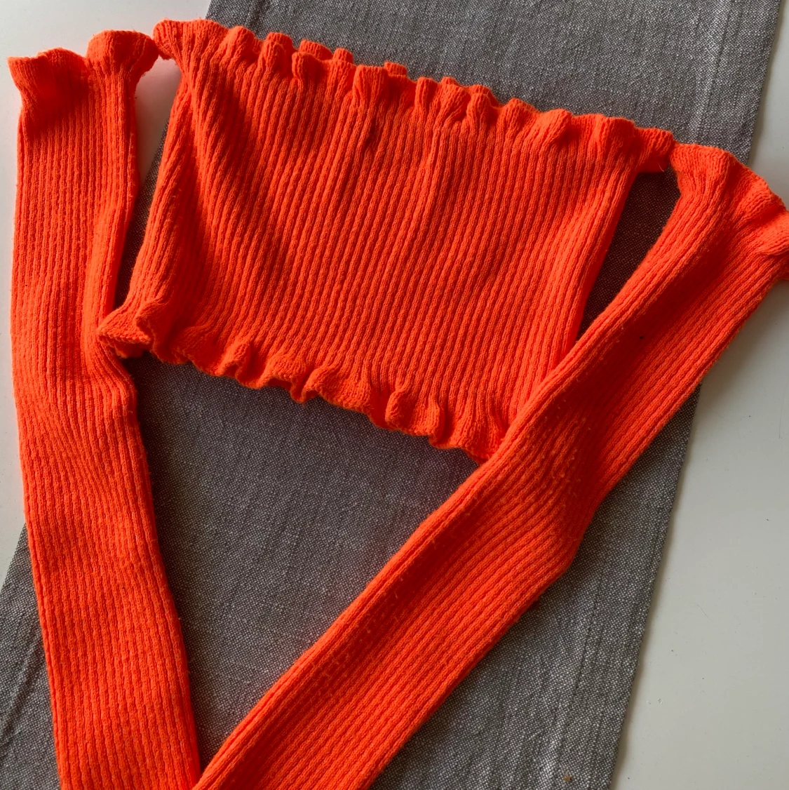 Neon orange off shoulder topp - 91