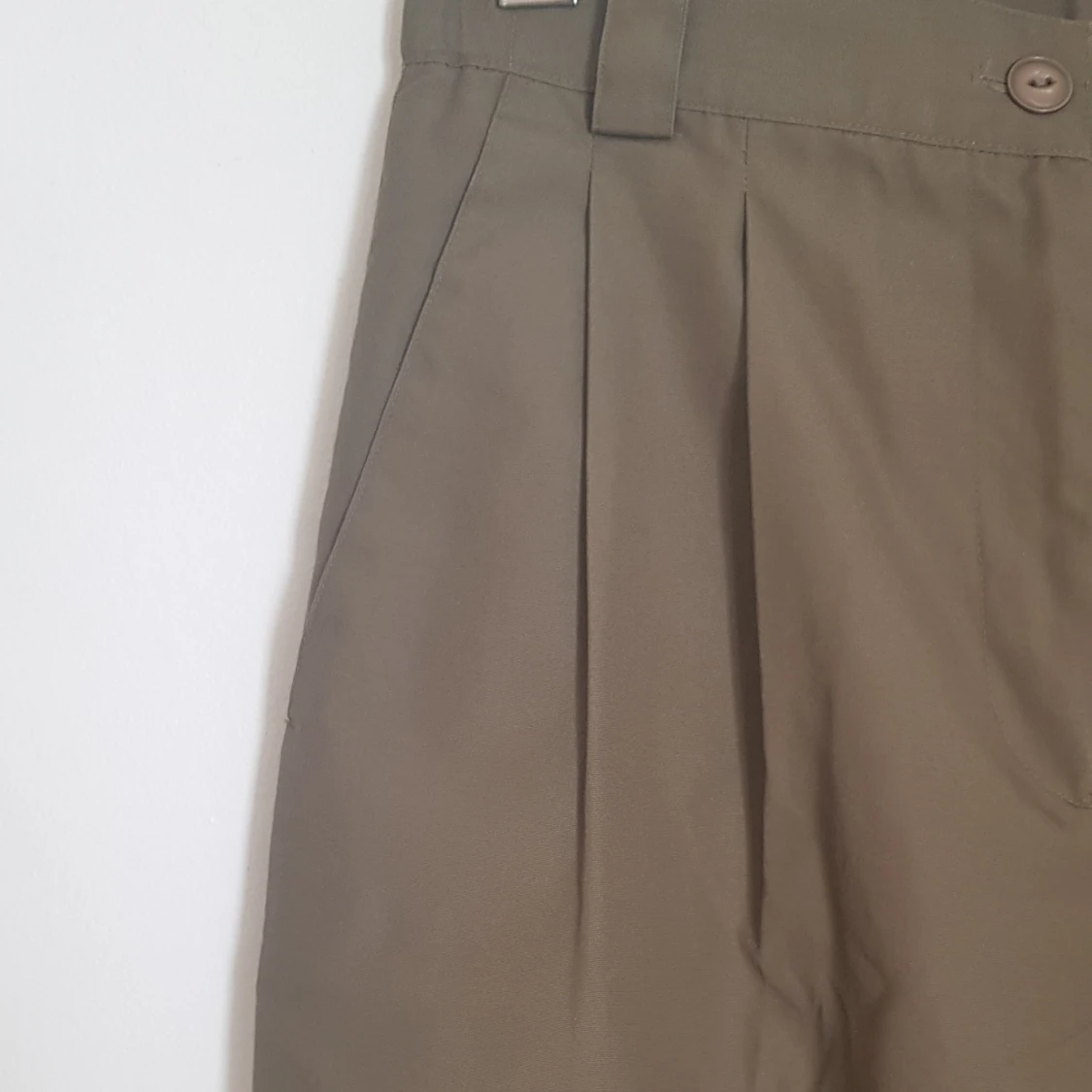 Khakigröna kostymbyxor, stl 36. - 91