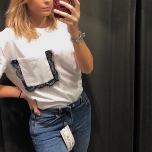 Tshirt från zara - Tshirt med spets