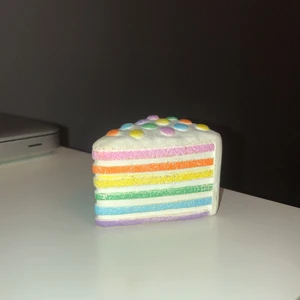 Chawa cake rainbow squishy - Säljer denna squishy ifrån märket chawa! 💞 