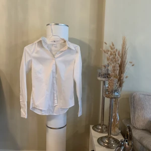 Skjorta  - Nyskick skjorta strö 36, oanvänt 