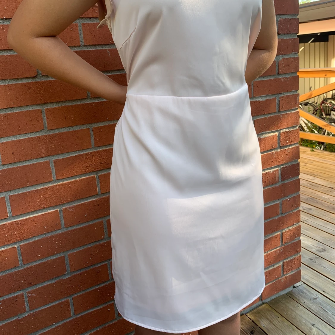 Ljusrosa klänning volanger  - 91