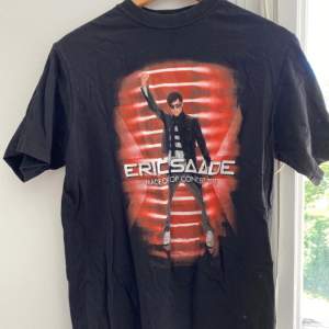 ascool t-shirt med Eric Saade tryck🖤 frakten ingår i priset