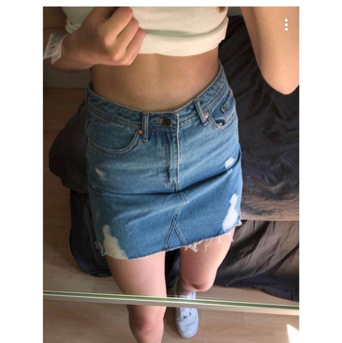 Jeanskjol med slitningar