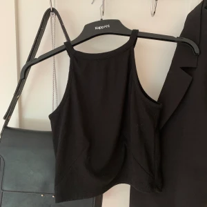 Svart linne  - Frakt 15 kr🌵✨