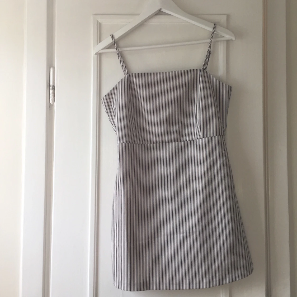 Snygg randig klänning i strl S