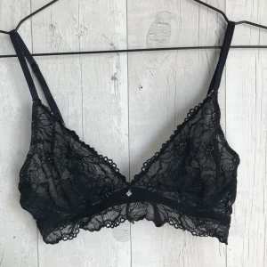 Spetsbh - Spetsbh i stl 75C från lindex. kontakta för mer info eller bilder!💓💓