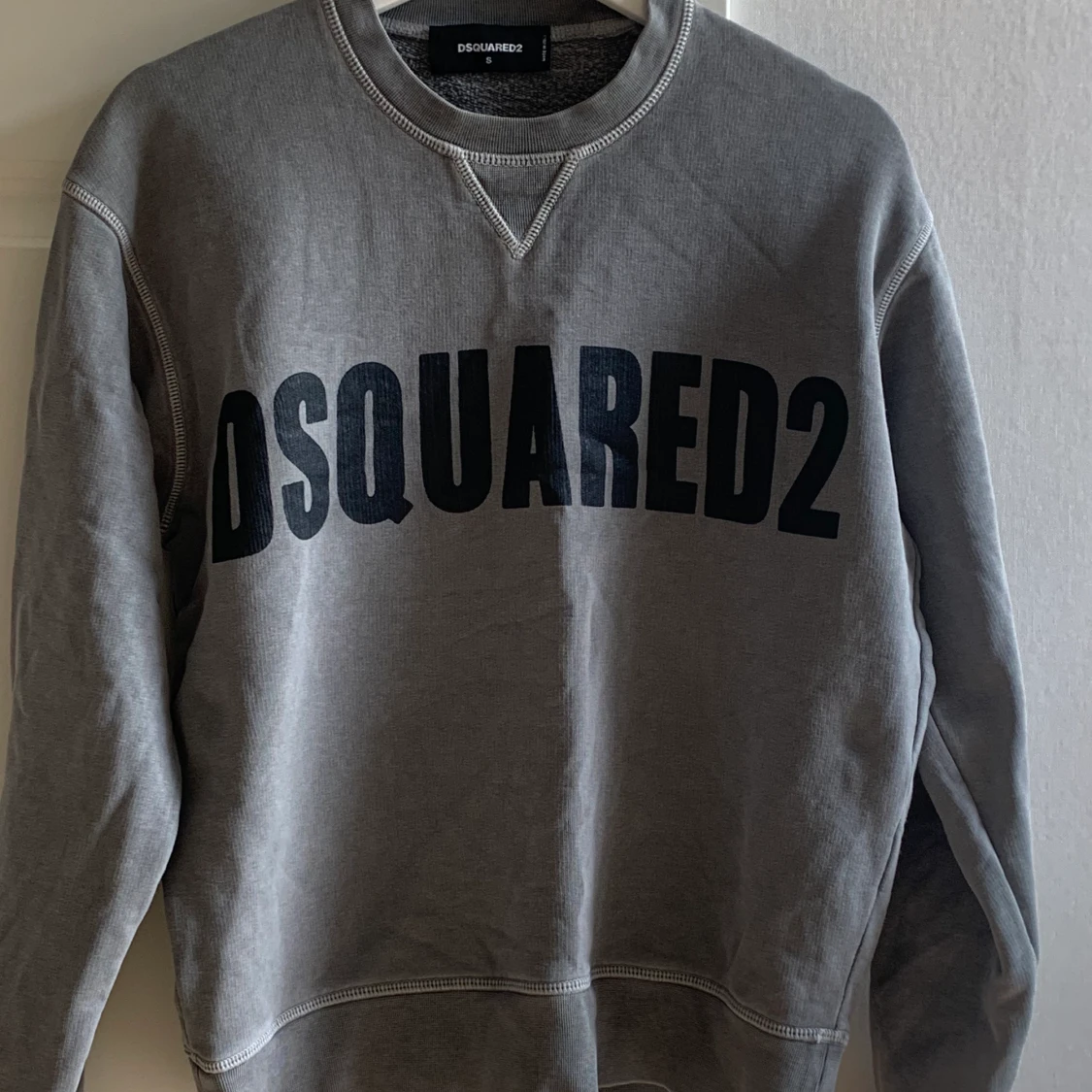 Äkta dsquared2 tröja