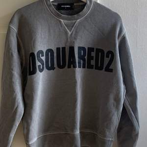 Äkta dsquared2 tröja köpt på NK alla tags finns med. Storlek S och pris kan diskuteras köpt för 3800