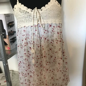 Romatisk topp, stickat överdel - Topp med stickat överdel