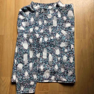  - Tröja från Monki Nästan inte använd 