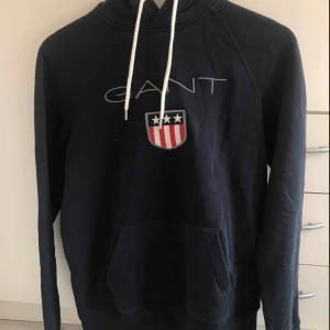  - Gant hoodie i storlek small. Knappt använd. 