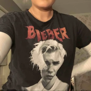  - Snygg JB t-shirt från nakd 