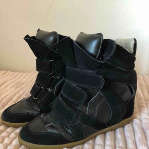  - Använda, men i ett väldigt bra och fräscht skick! 