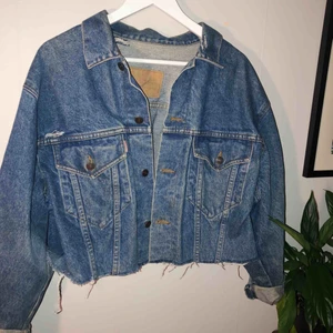  - perfekt oversized jeansjacka 🥰🌟 frakt tillkommer!